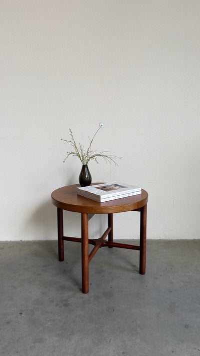 
                  
                    Vintage ronde bijzettafel Farstrup
                  
                