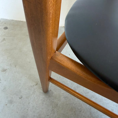 
                  
                    Vintage Farstrup stoel model 206 zwart skai
                  
                
