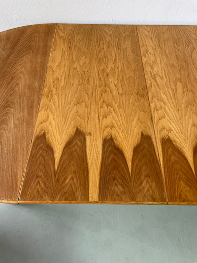 
                  
                    Eettafel uitschuifbaar rond
                  
                