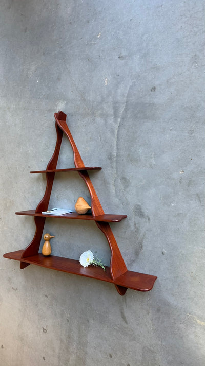 
                  
                    Vintage wandplank driehoek teak Peder Moos
                  
                