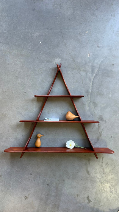
                  
                    Vintage wandplank driehoek teak Peder Moos
                  
                