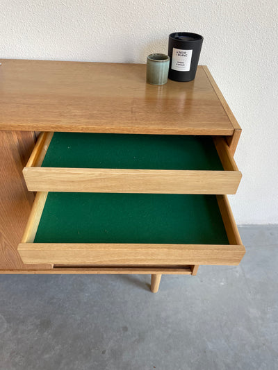 
                  
                    Sideboard eiken klein metalen greep
                  
                