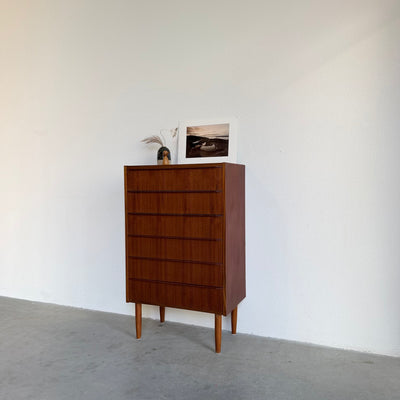 
                  
                    Vintage ladekast teak 6*
                  
                
