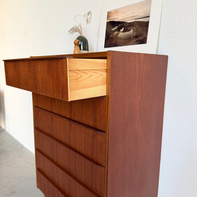 
                  
                    Vintage ladekast teak 6*
                  
                