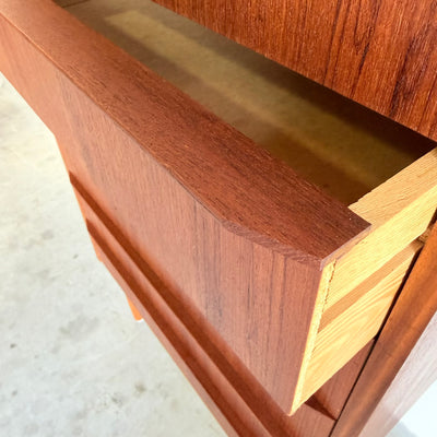 
                  
                    Vintage ladekast teak 6*
                  
                