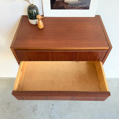 
                  
                    Vintage ladekast teak 6*
                  
                