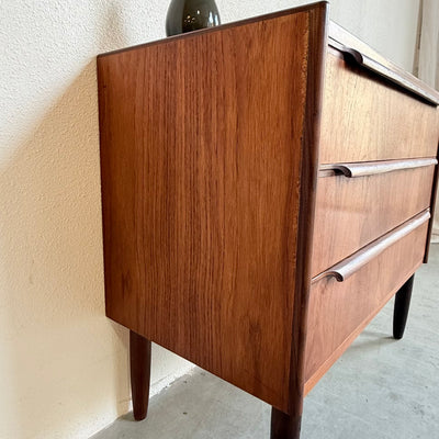 
                  
                    Vintage ladekast teak 3*
                  
                