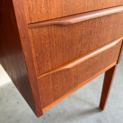 
                  
                    Vintage bureau 2 kanten teak
                  
                