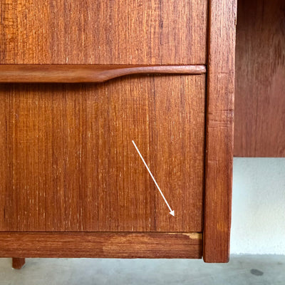 
                  
                    Vintage bureau 2 kanten teak
                  
                