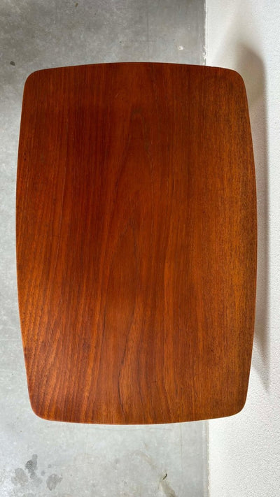 
                  
                    Bijzettafel houten rekje - LOUI.STORE
                  
                