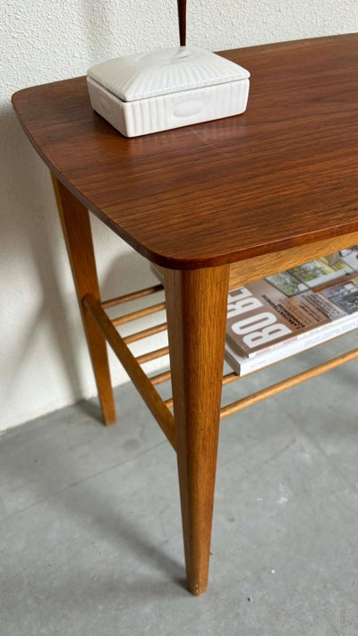 
                  
                    Bijzettafel houten rekje - LOUI.STORE
                  
                