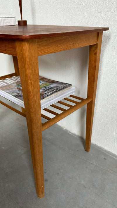 
                  
                    Bijzettafel houten rekje - LOUI.STORE
                  
                