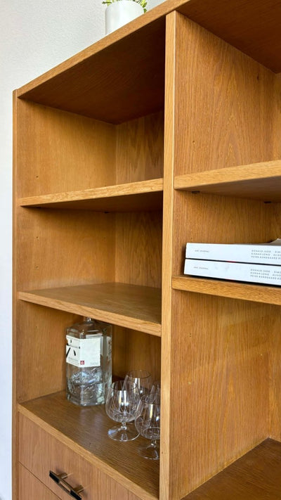 
                  
                    Boekenkast eiken lade + klep - LOUI.STORE
                  
                