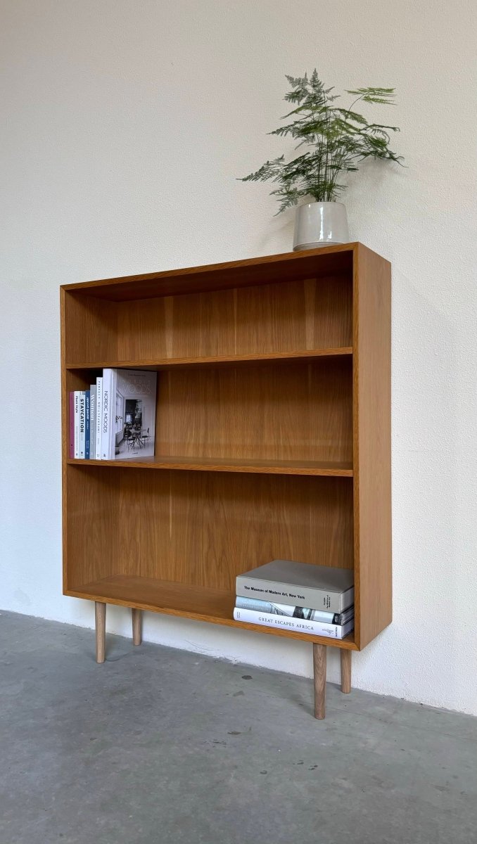 
                  
                    Boekenkast eiken - LOUI.STORE
                  
                