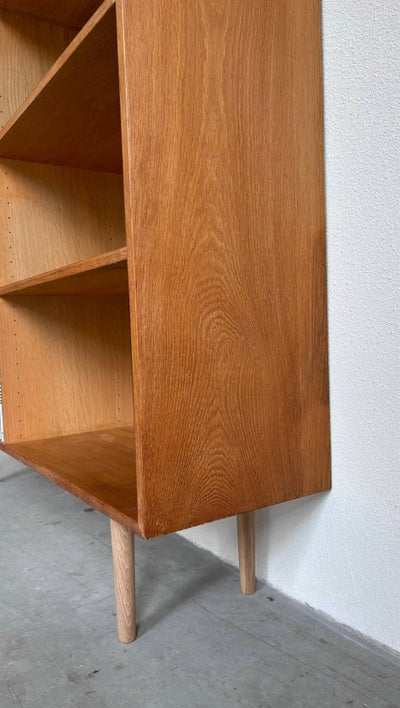 
                  
                    Boekenkast FM in eiken - LOUI.STORE
                  
                