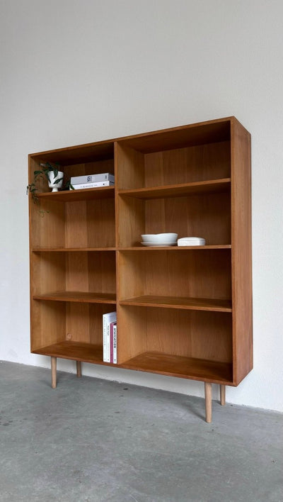 
                  
                    Boekenkast FM in eiken - LOUI.STORE
                  
                