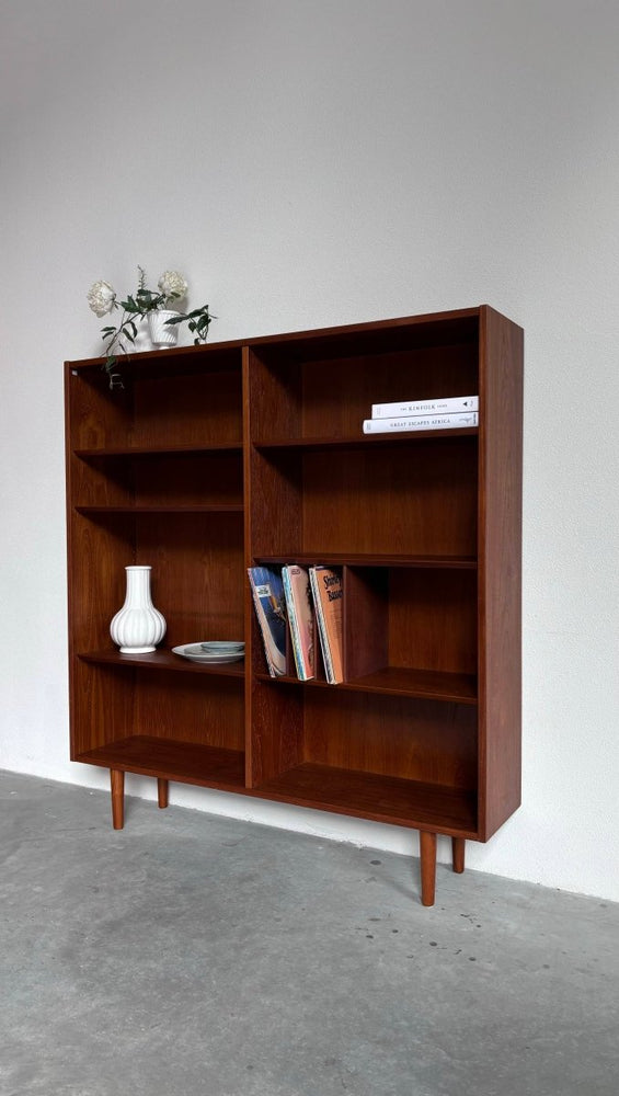 Boekenkast LP vak Hundevad teak - LOUI.STORE