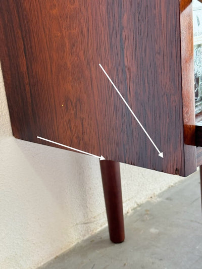 
                  
                    Boekenkast palissander met bar - LOUI.STORE
                  
                