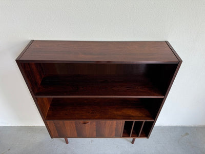 
                  
                    Boekenkast palissander met bar - LOUI.STORE
                  
                