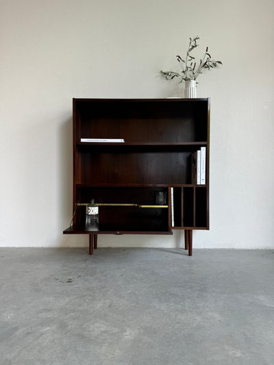 
                  
                    Boekenkast palissander met bar - LOUI.STORE
                  
                