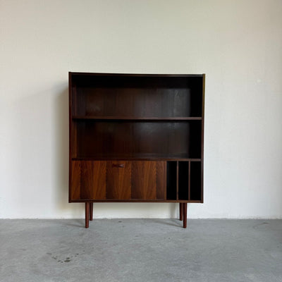 
                  
                    Boekenkast palissander met bar - LOUI.STORE
                  
                