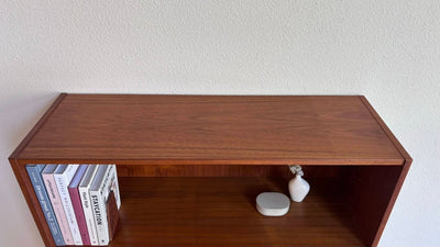 
                  
                    Boekenkast schuifdeuren teak - LOUI.STORE
                  
                