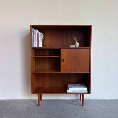 
                  
                    Boekenkast schuifdeuren teak - LOUI.STORE
                  
                