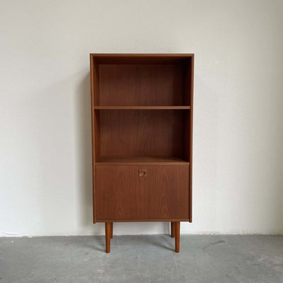 
                  
                    Boekenkast smal met klep - LOUI.STORE
                  
                