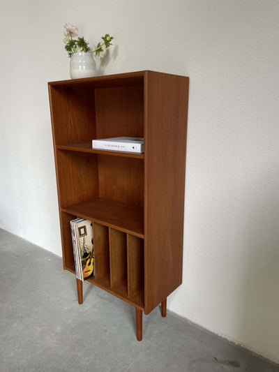 Boekenkast smal met LP rack - LOUI.STORE
