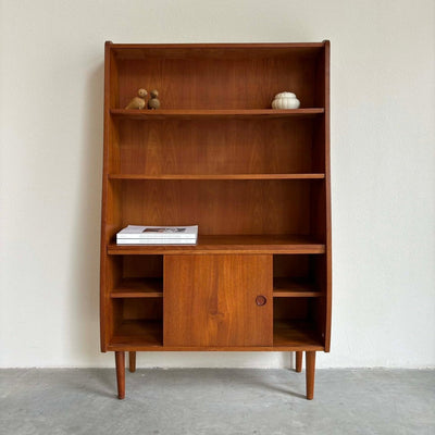 
                  
                    Boekenkast teak curved - LOUI.STORE
                  
                