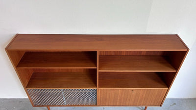 
                  
                    Boekenkast XL glazen deurtjes - LOUI.STORE
                  
                