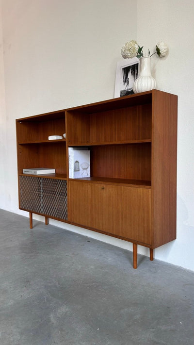 
                  
                    Boekenkast XL glazen deurtjes - LOUI.STORE
                  
                