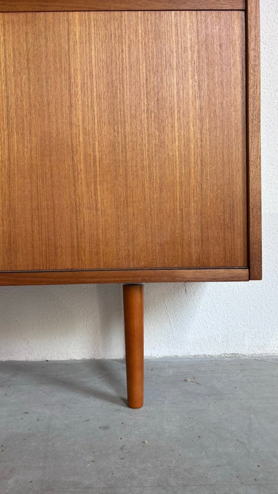 
                  
                    Boekenkast XL glazen deurtjes - LOUI.STORE
                  
                