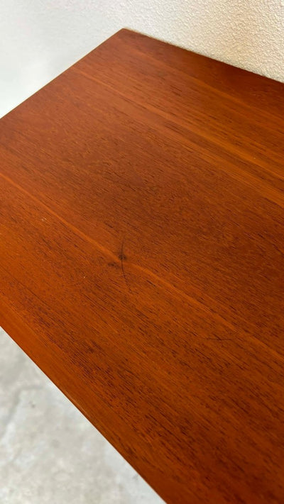 
                  
                    Boekenkast XL in teak - LOUI.STORE
                  
                