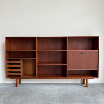 
                  
                    Boekenkast XL in teak - LOUI.STORE
                  
                