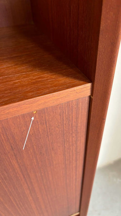 
                  
                    Boekenkast XL in teak - LOUI.STORE
                  
                