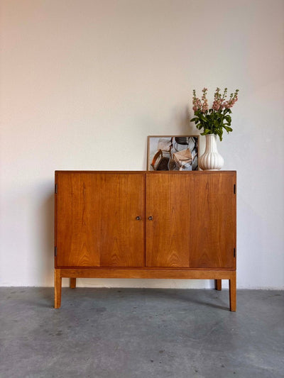 
                  
                    Børge Mogensen sideboard model 132 - LOUI.STORE
                  
                
