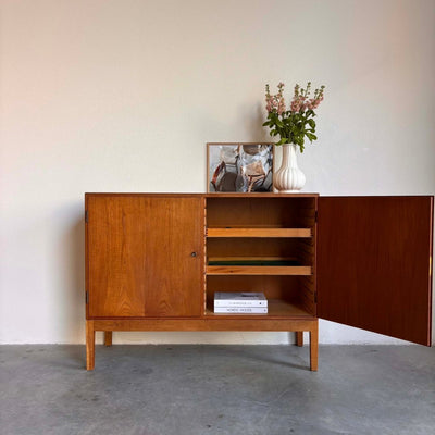 
                  
                    Børge Mogensen sideboard model 132 - LOUI.STORE
                  
                
