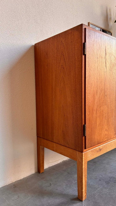 
                  
                    Børge Mogensen sideboard model 132 - LOUI.STORE
                  
                