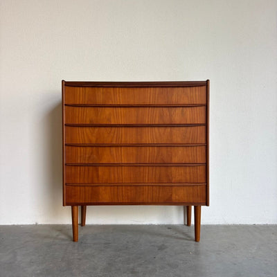 
                  
                    Brede vintage Deense ladekast teak - LOUI.STORE
                  
                