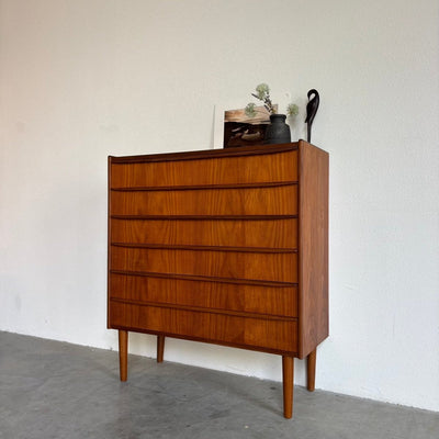 
                  
                    Brede vintage Deense ladekast teak - LOUI.STORE
                  
                