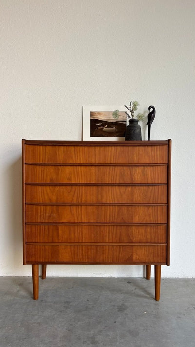
                  
                    Brede vintage Deense ladekast teak - LOUI.STORE
                  
                