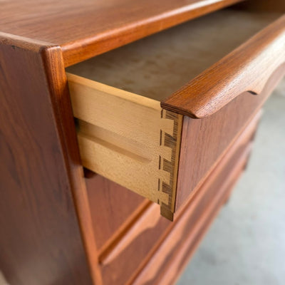 
                  
                    Brede vintage ladekast 5* teak - LOUI
                  
                