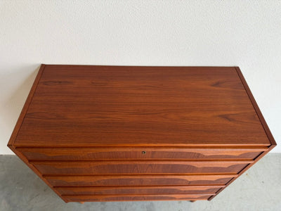 
                  
                    Brede vintage ladekast 5* teak - LOUI
                  
                