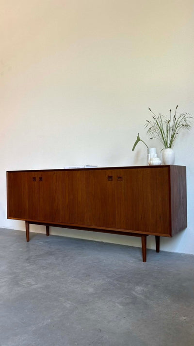 
                  
                    Brouer lowboard harmonica deur - LOUI.STORE
                  
                