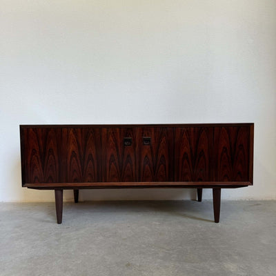 
                  
                    Brouer sideboard 2 deuren palissander - LOUI.STORE
                  
                