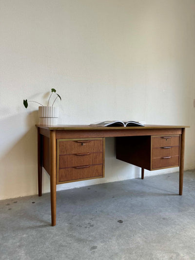 Bureau 6 lades teak - LOUI.STORE