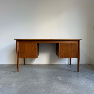 
                  
                    Bureau 6 lades teak - LOUI.STORE
                  
                