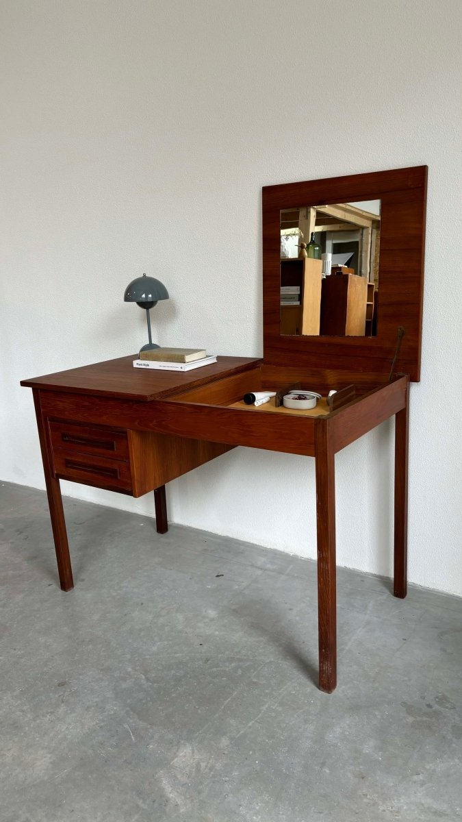 
                  
                    Bureau + kaptafel teak - LOUI.STORE
                  
                