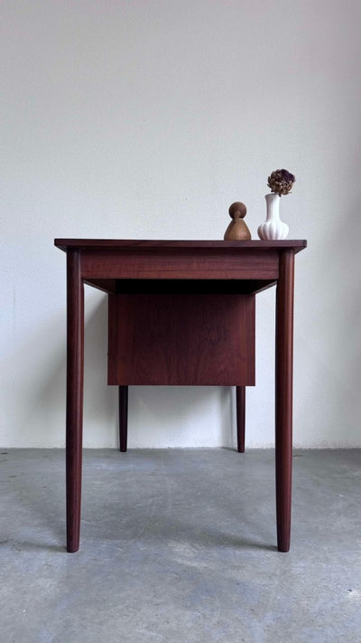 
                  
                    Bureau teak 1 ladeblok - LOUI.STORE
                  
                